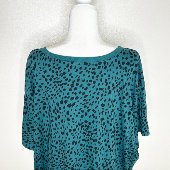 TORRID Herritage Womens Green Dotted V-Neck Short Sleeve T-Shirt Plus Size 3/ 3X - Picture 7 of 10